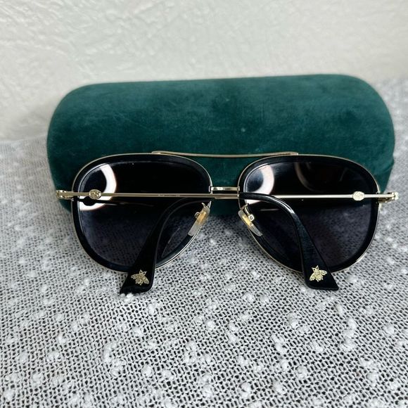 Gucci GG0062S-001 57mm Black Aviator Sunglasses with Case main image 12